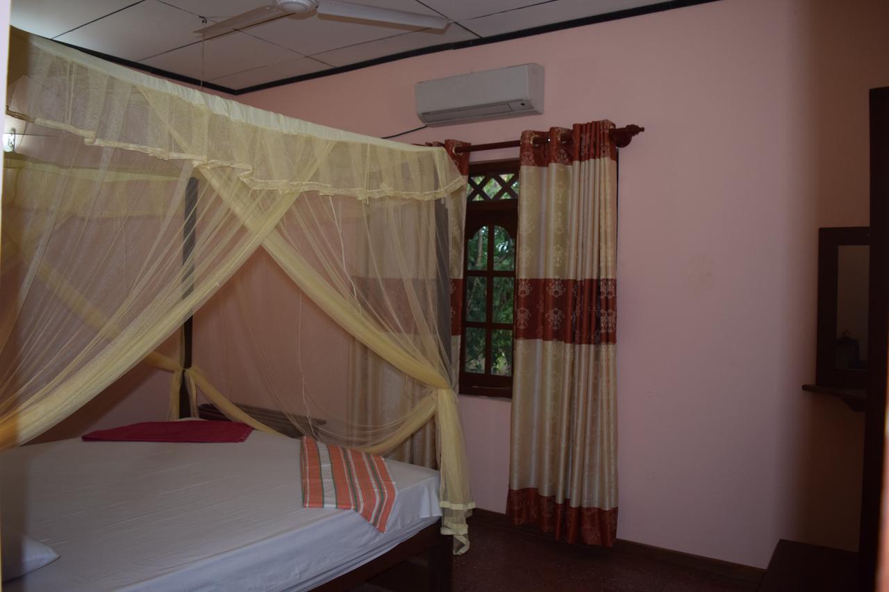 Lavish Eco Jungle Hotel Tissamaharama Exterior foto